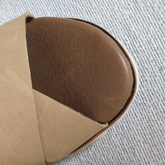 LL Bean Women's Lakewashed slides Newbuck Tan Leather Size 6 EUC - Picture 7 of 8